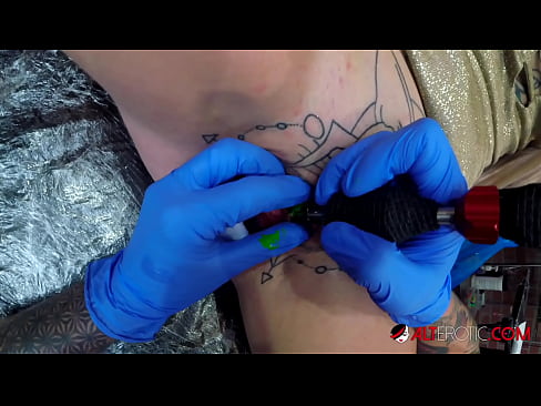 ❤️ Musikana ane nyora zvakanyanya Sully Savage akawana tattoo pa clitoris yake Mberi pa %sn.hentaisea-com.ru % ﹏